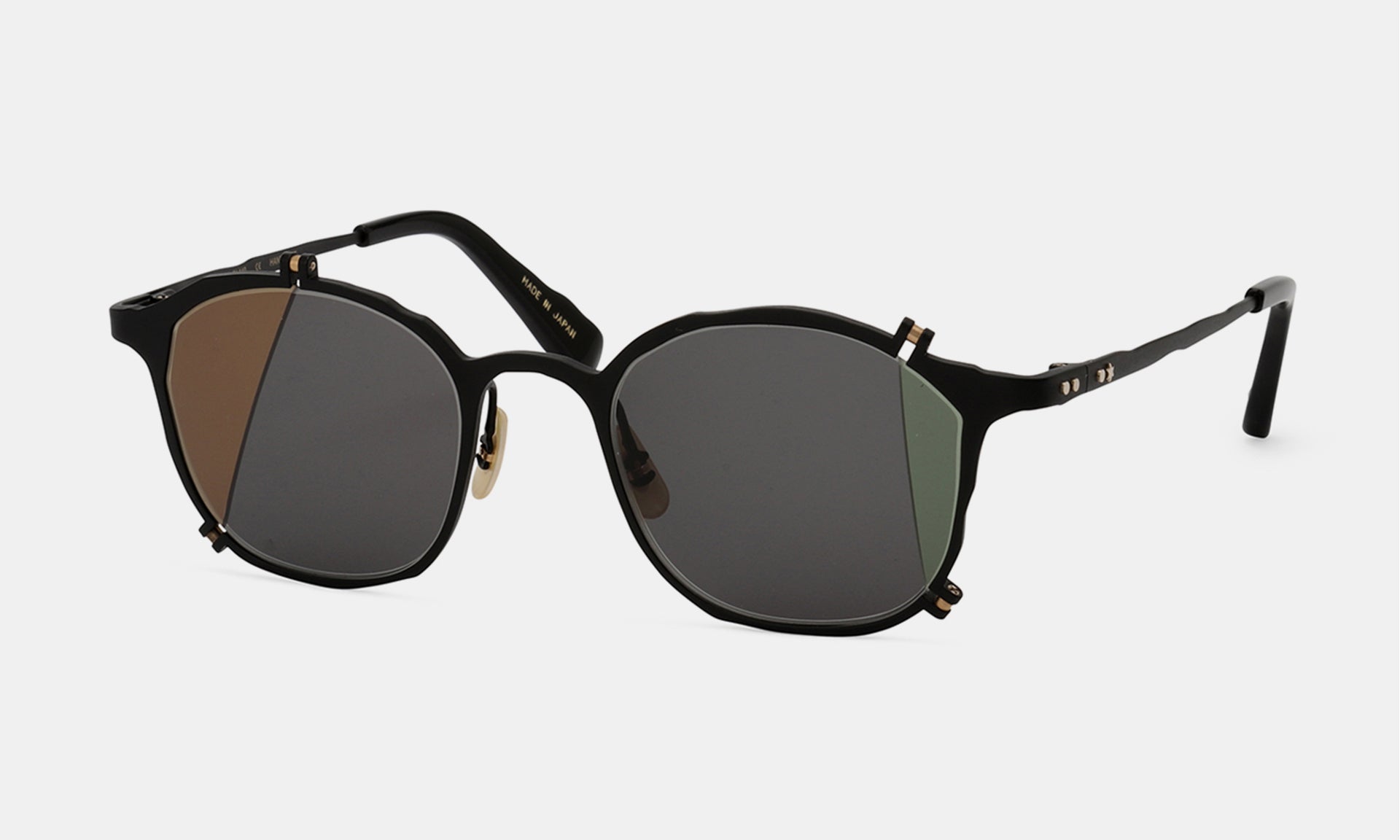 MM-0029 Sunglasses : broken Lens